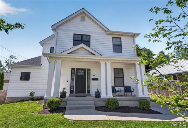 427 Venneman Avenue, Glendale, MO 63122