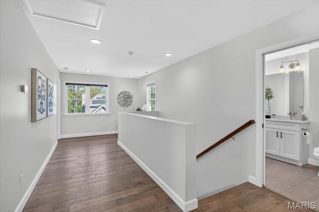 427 Venneman Avenue, Glendale, MO 63122