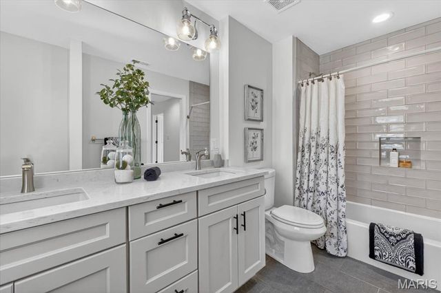 427 Venneman Avenue, Glendale, MO 63122