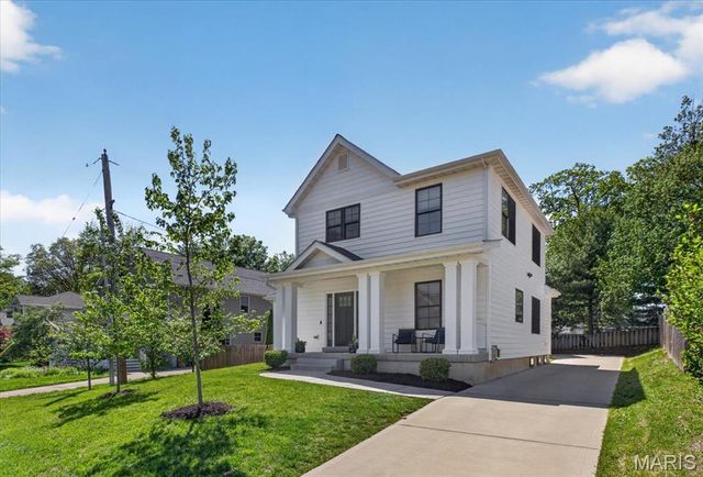 427 Venneman Avenue, Glendale, MO 63122