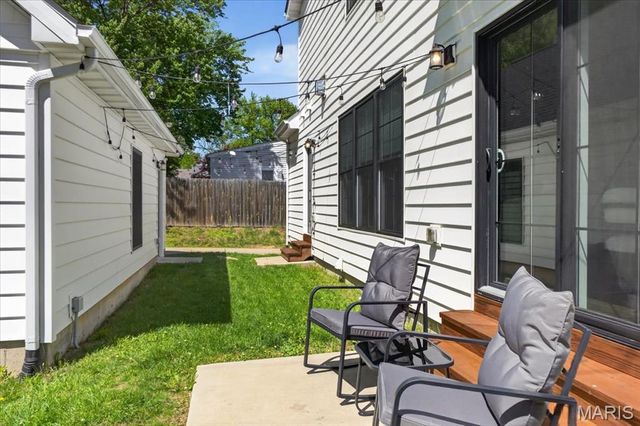 427 Venneman Avenue, Glendale, MO 63122