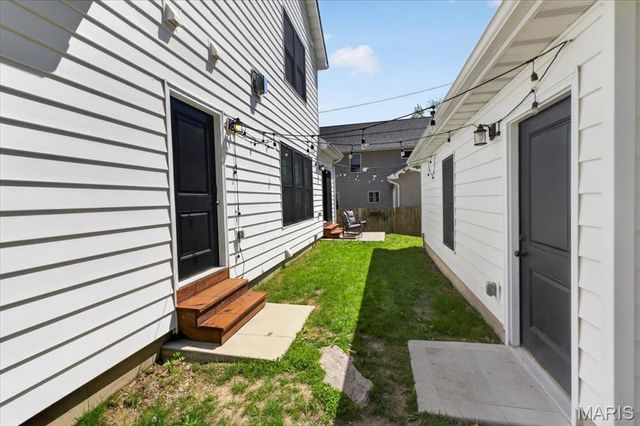 427 Venneman Avenue, Glendale, MO 63122