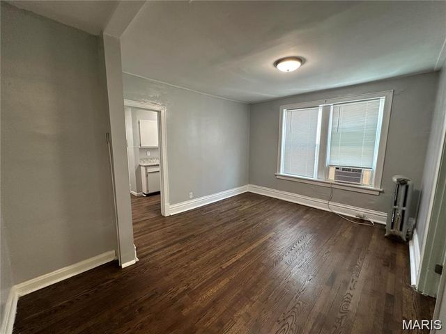 4950 Lindenwood Avenue 1st Floor, St Louis, MO 63109