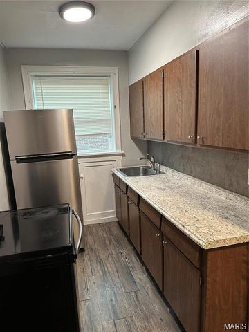 4950 Lindenwood Avenue 1st Floor, St Louis, MO 63109