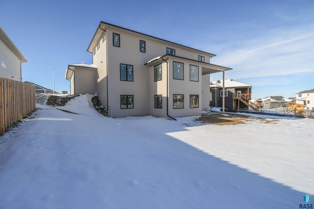 1504 W Bennett Dr Drive, Brandon, SD 57005