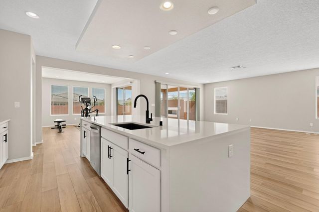 2343 Sandra Loop NE, Rio Rancho, NM 87144