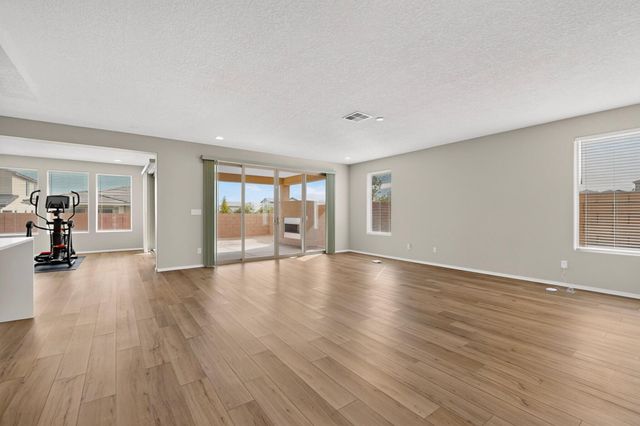 2343 Sandra Loop NE, Rio Rancho, NM 87144