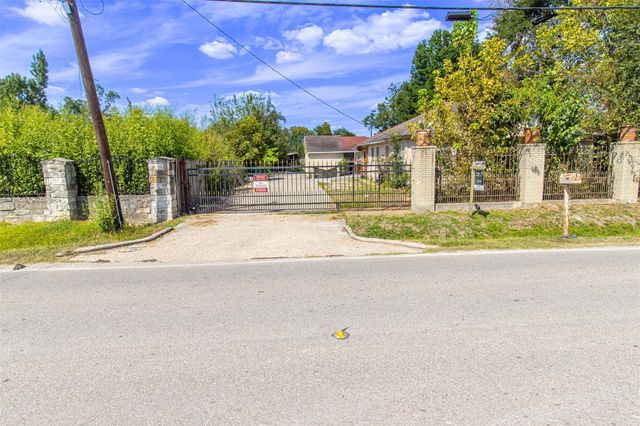 931 Mitchell Road, Houston, TX 77037