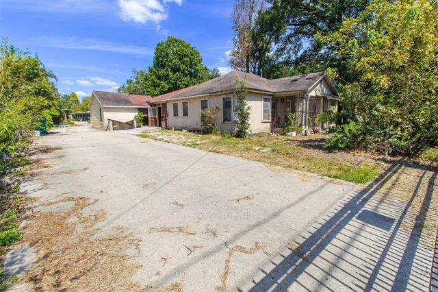 931 Mitchell Road, Houston, TX 77037