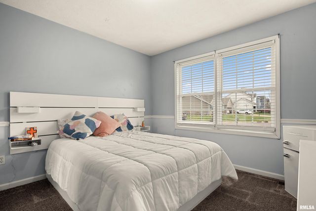 1950 ENGLISH OAK, Washington, IL 61571