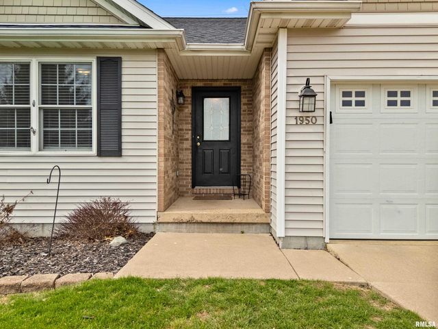 1950 ENGLISH OAK, Washington, IL 61571