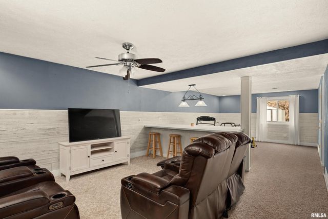 1950 ENGLISH OAK, Washington, IL 61571