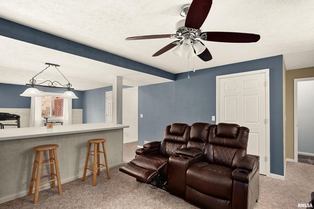 1950 ENGLISH OAK, Washington, IL 61571