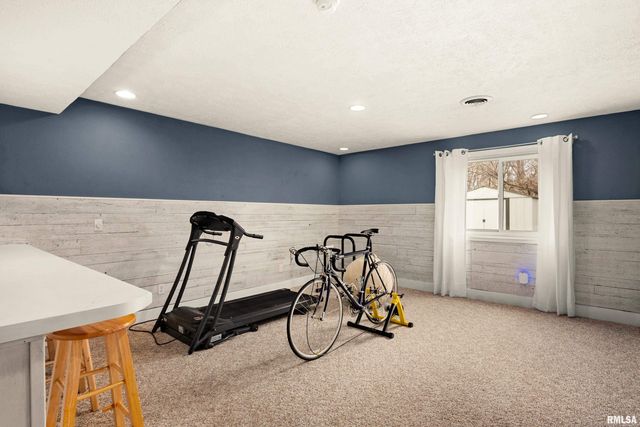 1950 ENGLISH OAK, Washington, IL 61571