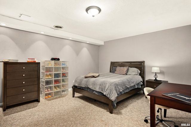 1950 ENGLISH OAK, Washington, IL 61571