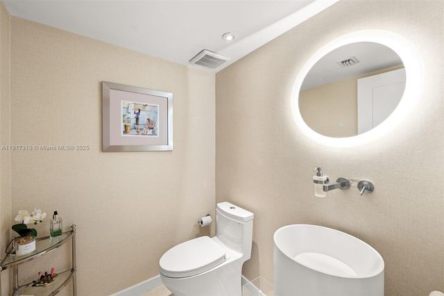 1 Grove Isle Dr A910, Miami, FL 33133