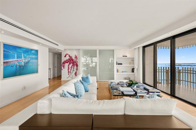 1 Grove Isle Dr A910, Miami, FL 33133