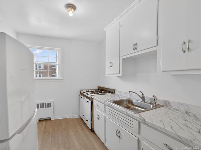 751 N Broadway 2D, Hastings-on-hudson, NY 10706