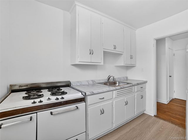 751 N Broadway 2D, Hastings-on-hudson, NY 10706