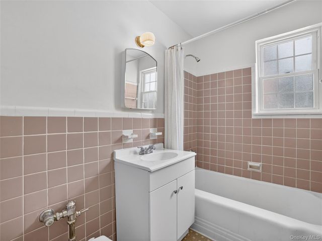 751 N Broadway 2D, Hastings-on-hudson, NY 10706