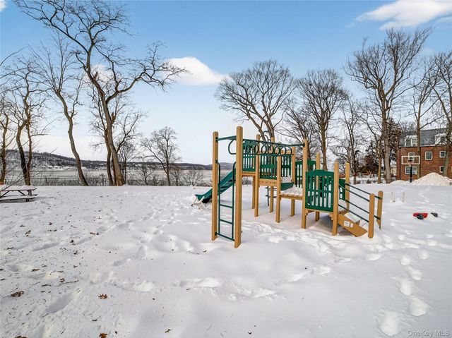 751 N Broadway 2D, Hastings-on-hudson, NY 10706