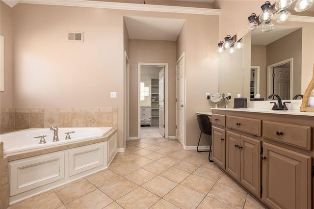 9009 NE 95th Street, Kansas City, MO 64157