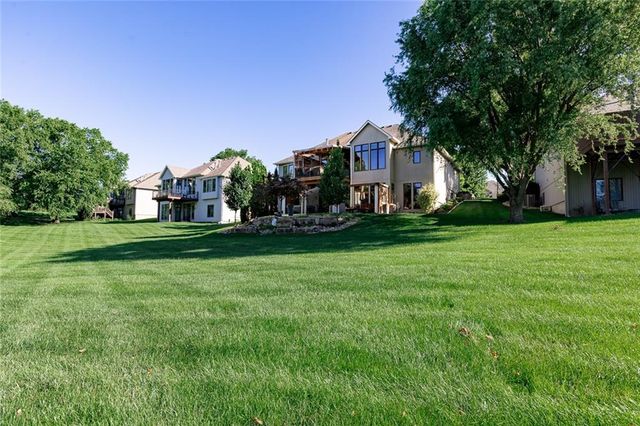 9009 NE 95th Street, Kansas City, MO 64157