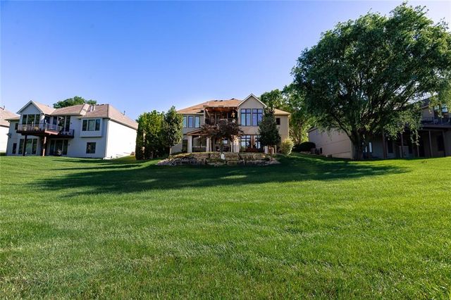 9009 NE 95th Street, Kansas City, MO 64157
