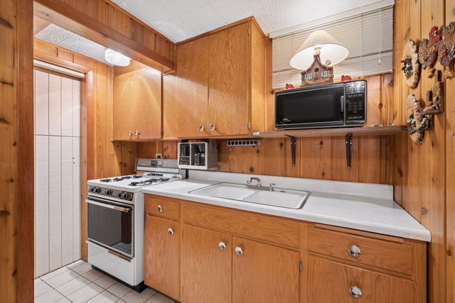 5526 Unity Avenue N, Crystal, MN 55429