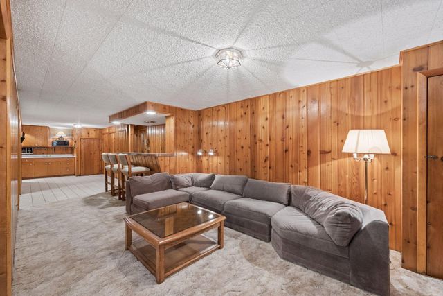5526 Unity Avenue N, Crystal, MN 55429
