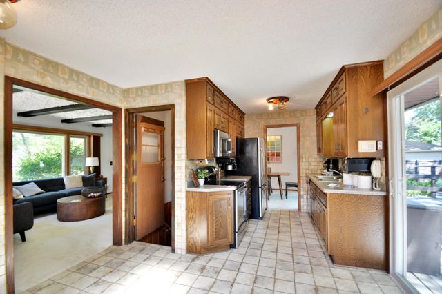 5526 Unity Avenue N, Crystal, MN 55429