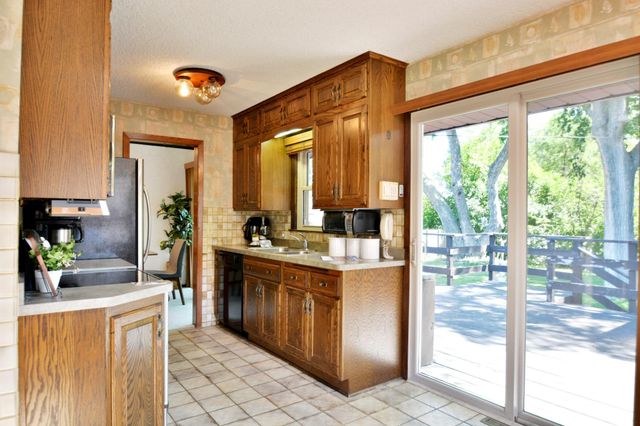 5526 Unity Avenue N, Crystal, MN 55429