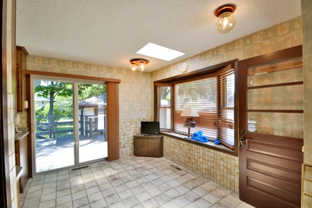 5526 Unity Avenue N, Crystal, MN 55429