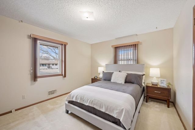 5526 Unity Avenue N, Crystal, MN 55429