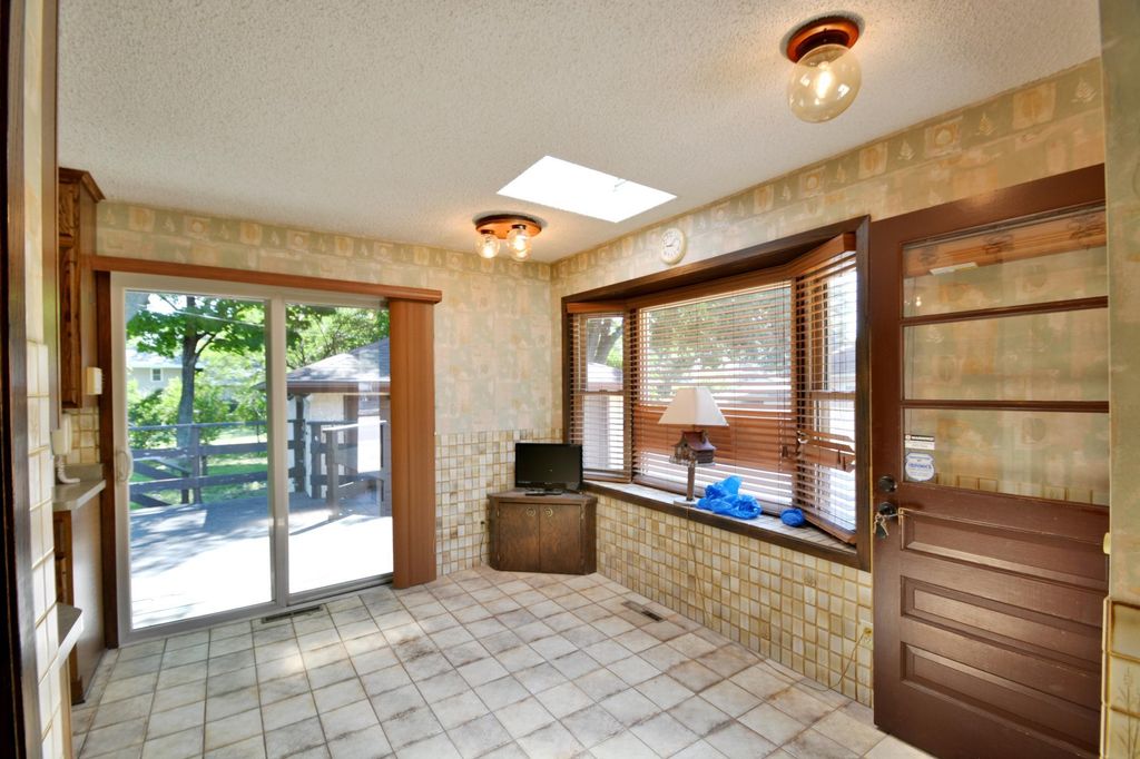 5526 Unity Avenue N, Crystal, MN 55429 — photo 4