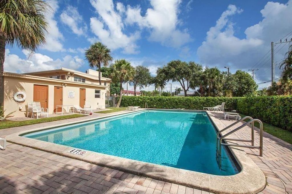 2309 S Federal Highway 18, Boynton Beach, FL 33435