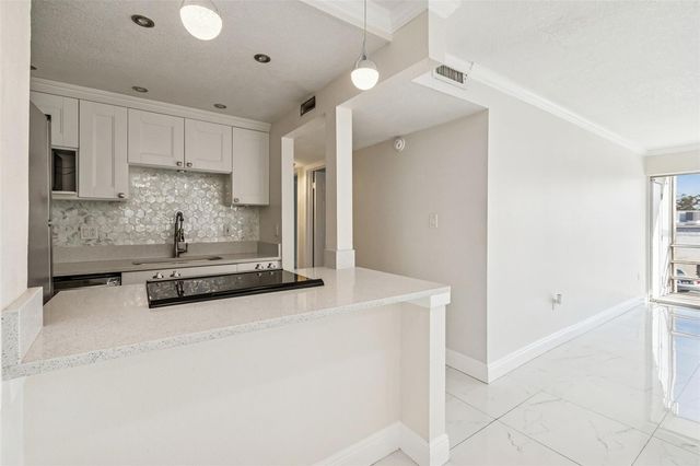 2302 S MANHATTAN AVENUE 213, Tampa, FL 33629