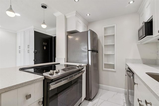 2302 S MANHATTAN AVENUE 213, Tampa, FL 33629