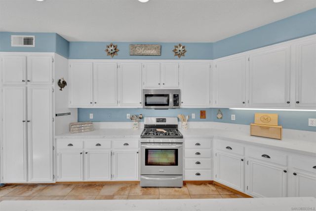 2221 Orange Grove Pl., Escondido, CA 92027