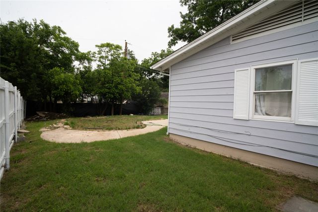 2136 Ridgeway Street, Arlington, TX 76010