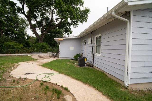 2136 Ridgeway Street, Arlington, TX 76010