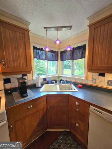 2950 Broadnax Drive, Loganville, GA 30052