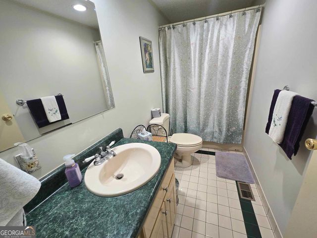 2950 Broadnax Drive, Loganville, GA 30052