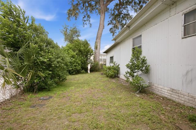 110 MAPLE DRIVE, Debary, FL 32713