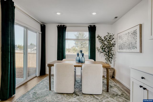 531 Spring Av, Woodburn, OR 97071