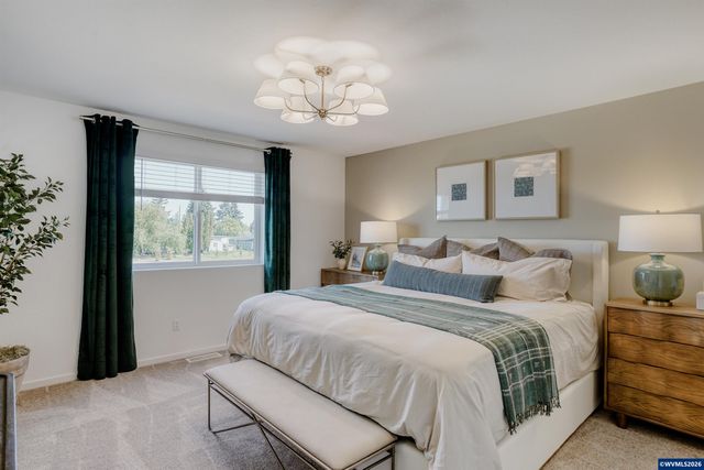 531 Spring Av, Woodburn, OR 97071