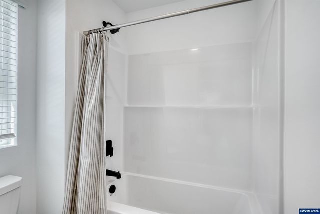 531 Spring Av, Woodburn, OR 97071