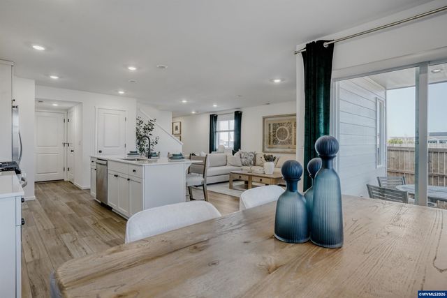 531 Spring Av, Woodburn, OR 97071