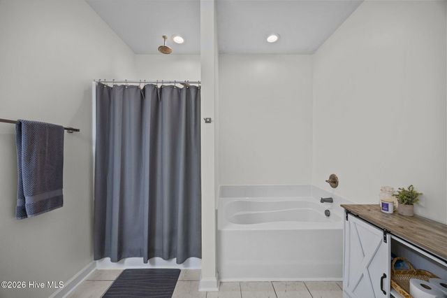 836 Queens Creek Road, Hubert, NC 28539