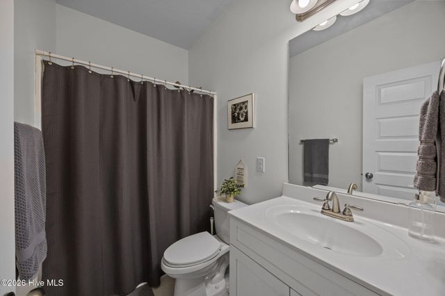 836 Queens Creek Road, Hubert, NC 28539